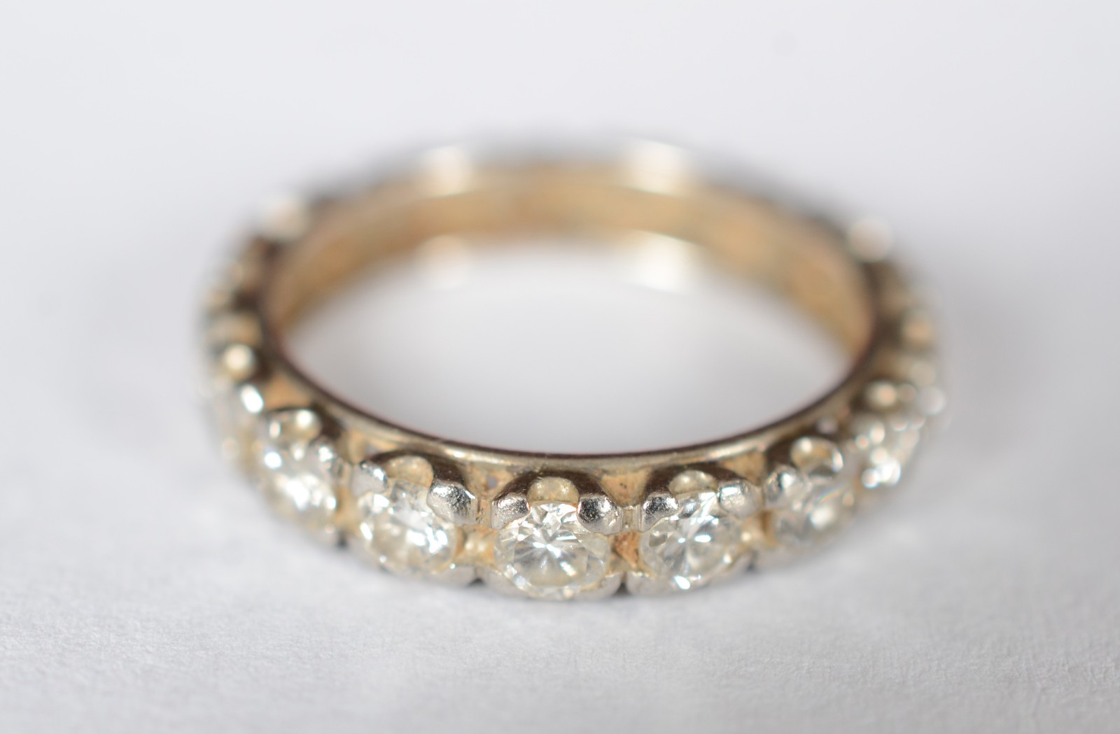 Aliança completa de platina com brilhantes 0,50 ct, aro 8. (Por... - foto 1 de 6