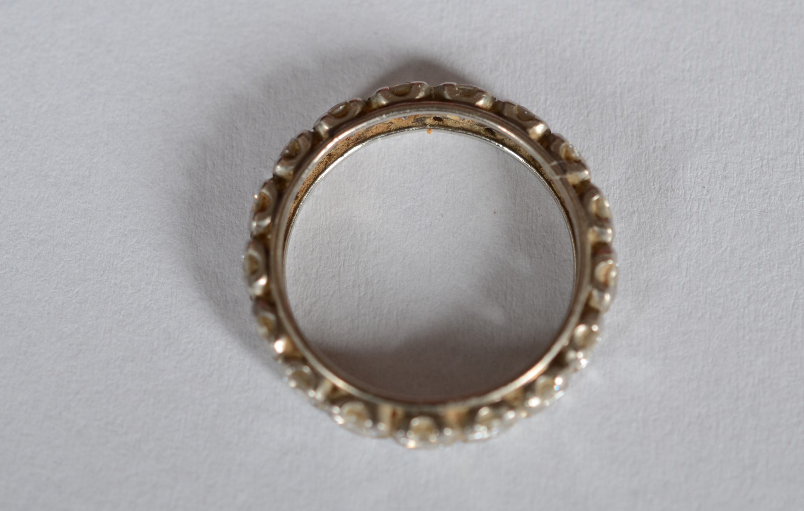 Aliança completa de platina com brilhantes 0,50 ct, aro 8. (Por... - foto 4 de 6