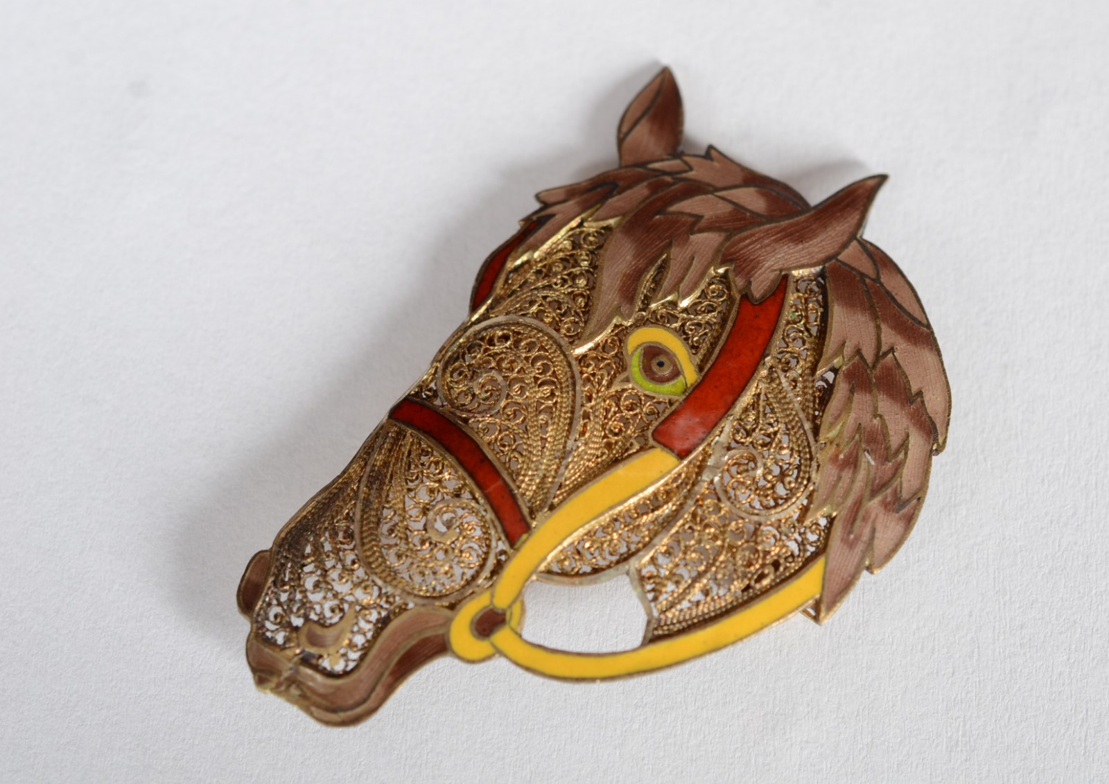 Broche de prata com esmalte na forma de cavalo filigranado português... - foto 1 de 5