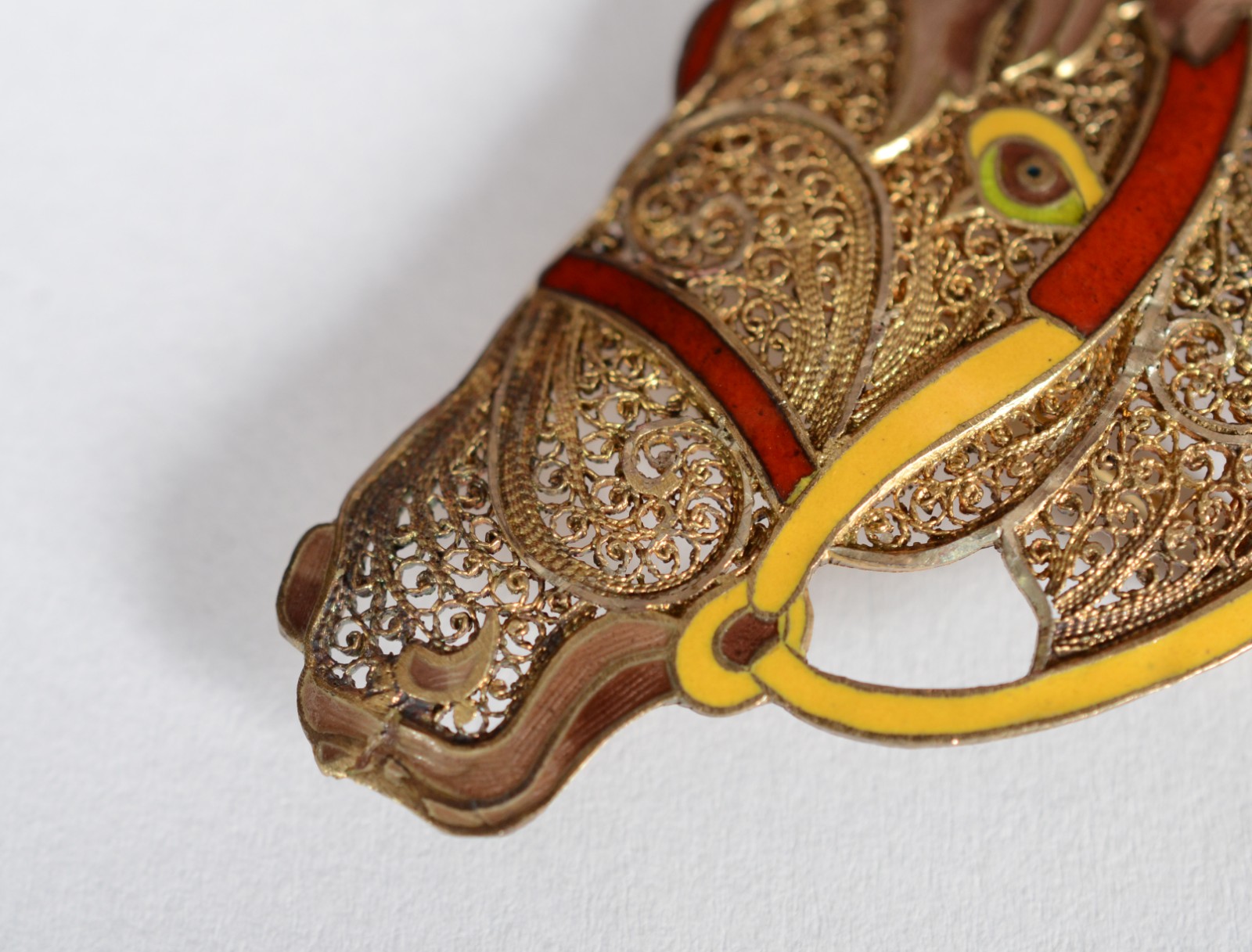 Broche de prata com esmalte na forma de cavalo filigranado português... - foto 2 de 5