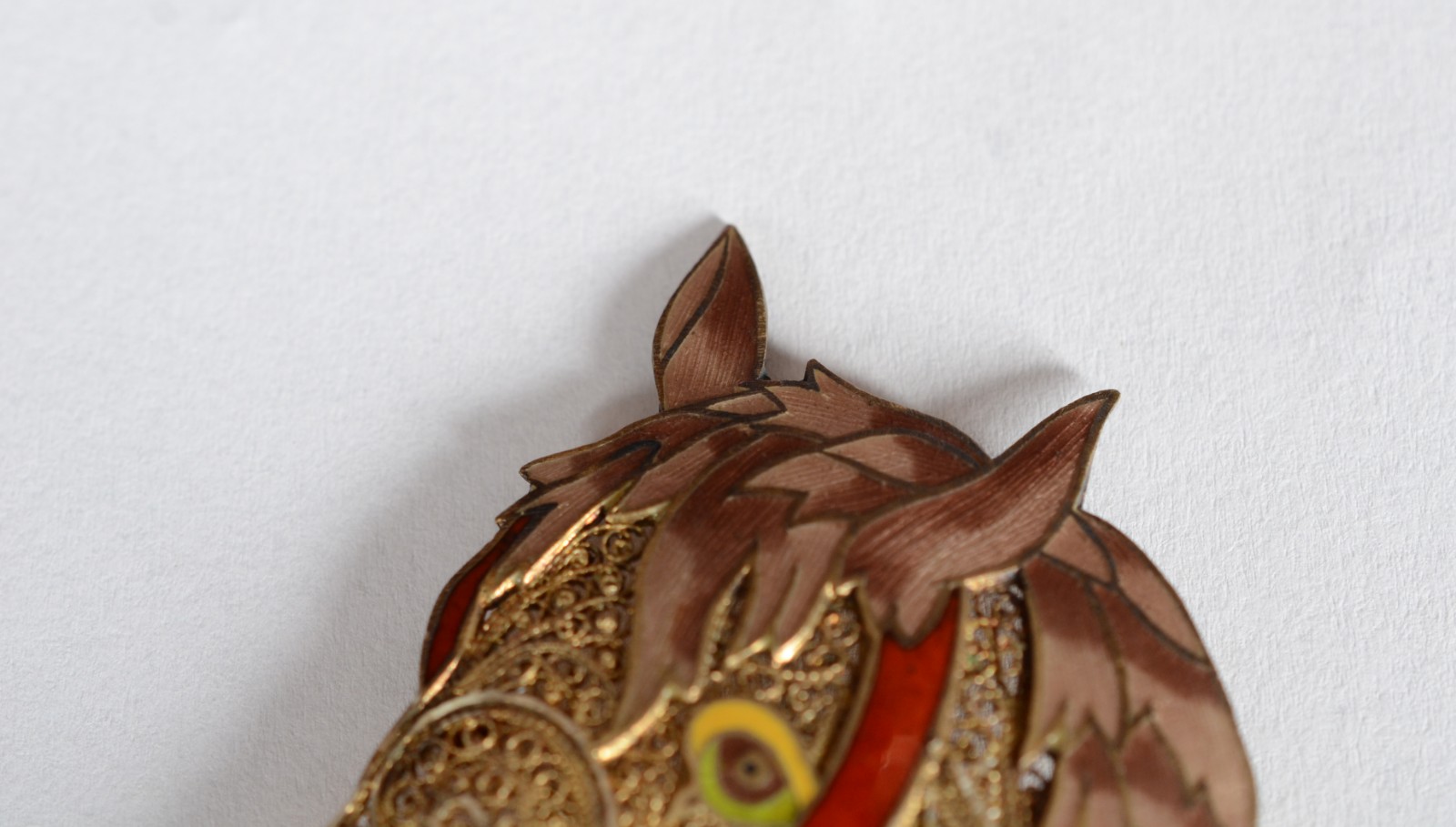 Broche de prata com esmalte na forma de cavalo filigranado português... - foto 3 de 5