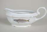 Porcelana Real (1943-1972),  - Serviço de porcelana Real para peixe, decorado com figuras de peixes em policromia e frisos dourados, composto de : 12 pratos rasos, 12 porta espinhas
