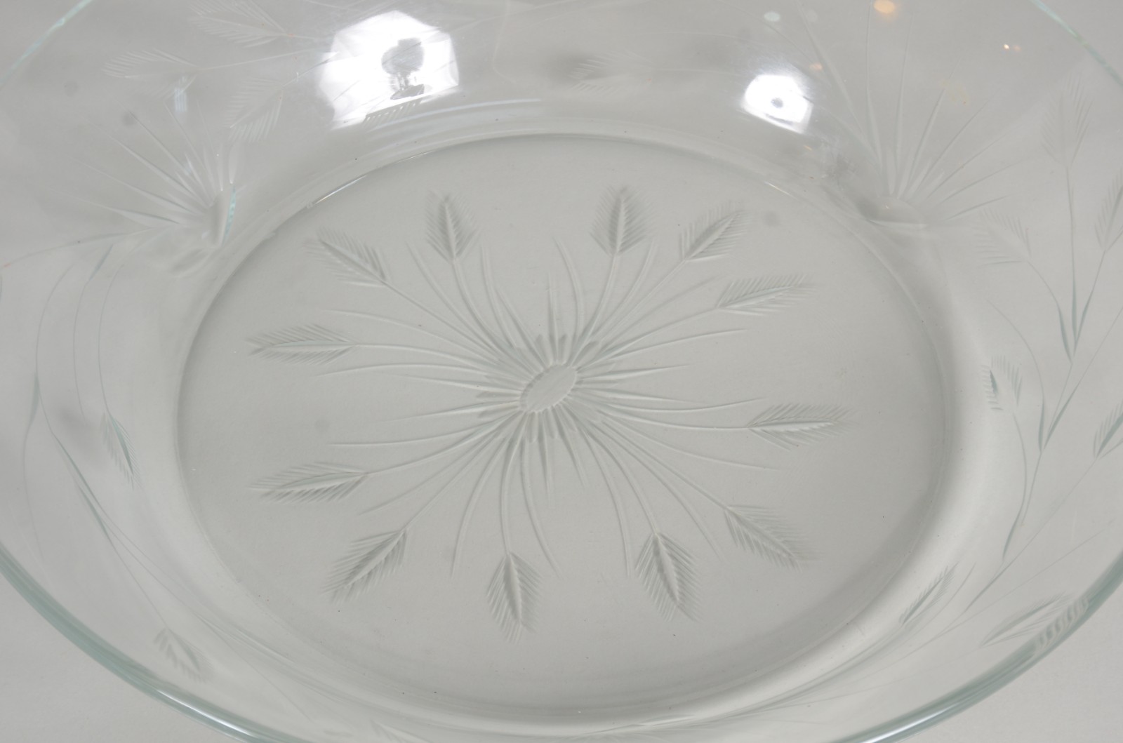 Quatro pratos de vidro/cristal , sendo um com 5 recipientes para... - foto 8 de 11