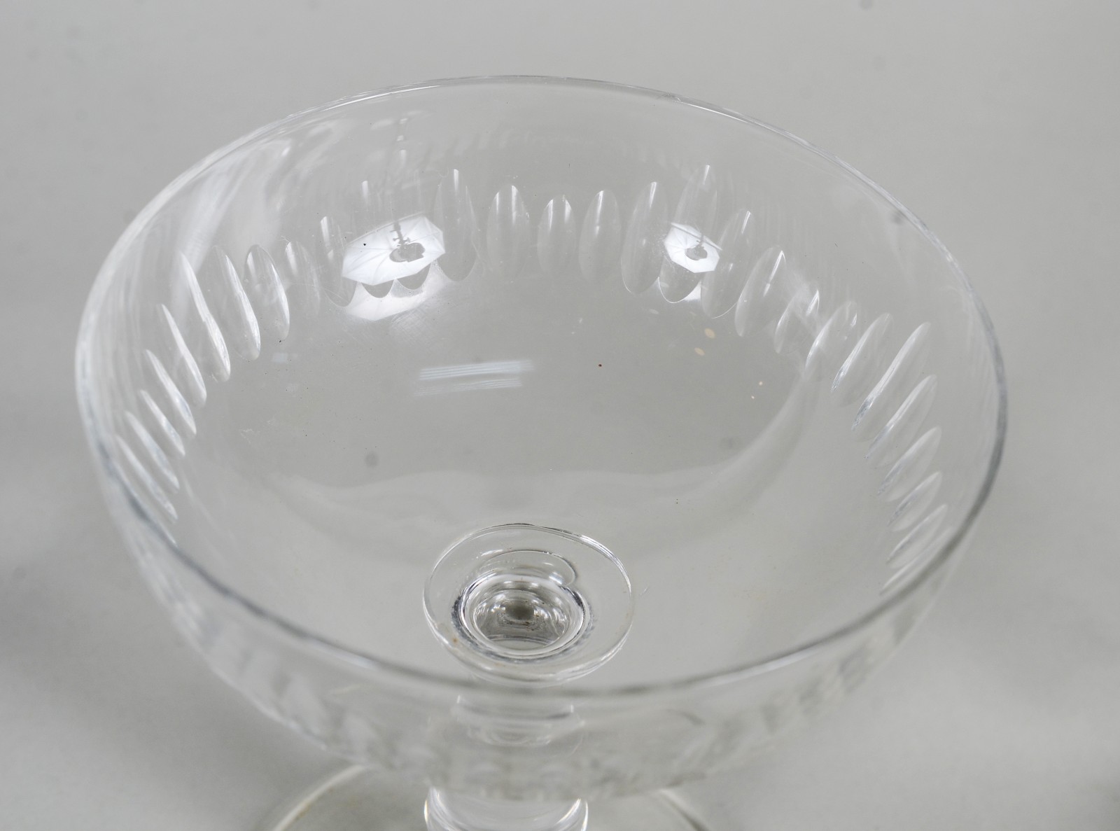 Treze taças de cristal para champagne, diferentes modelos. - foto 3 de 7