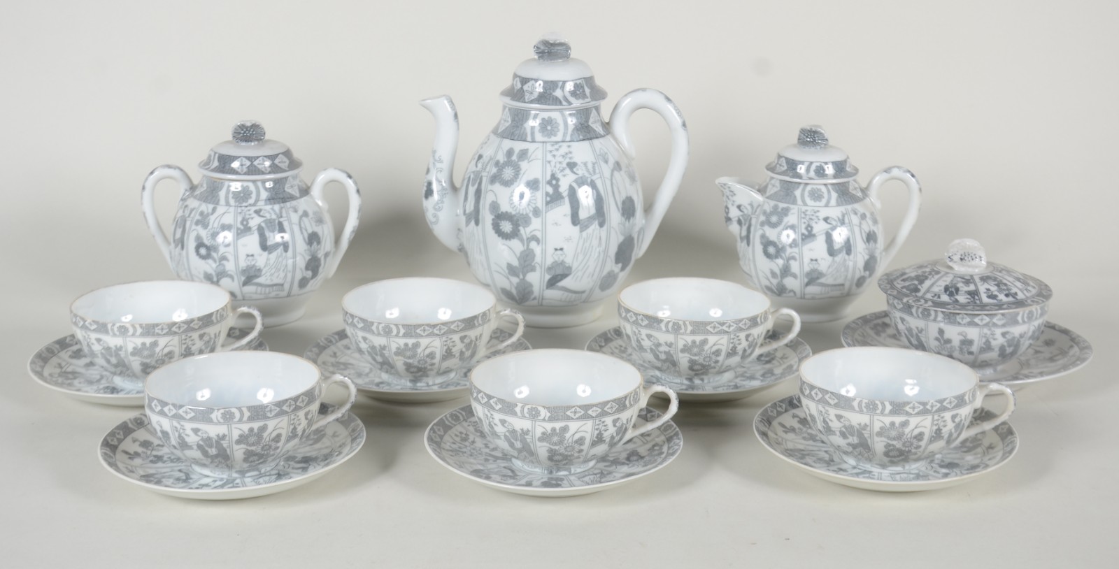 Aparelho de chá de porcelana japonesa "casca de ovo", decorado com... - foto 1 de 11
