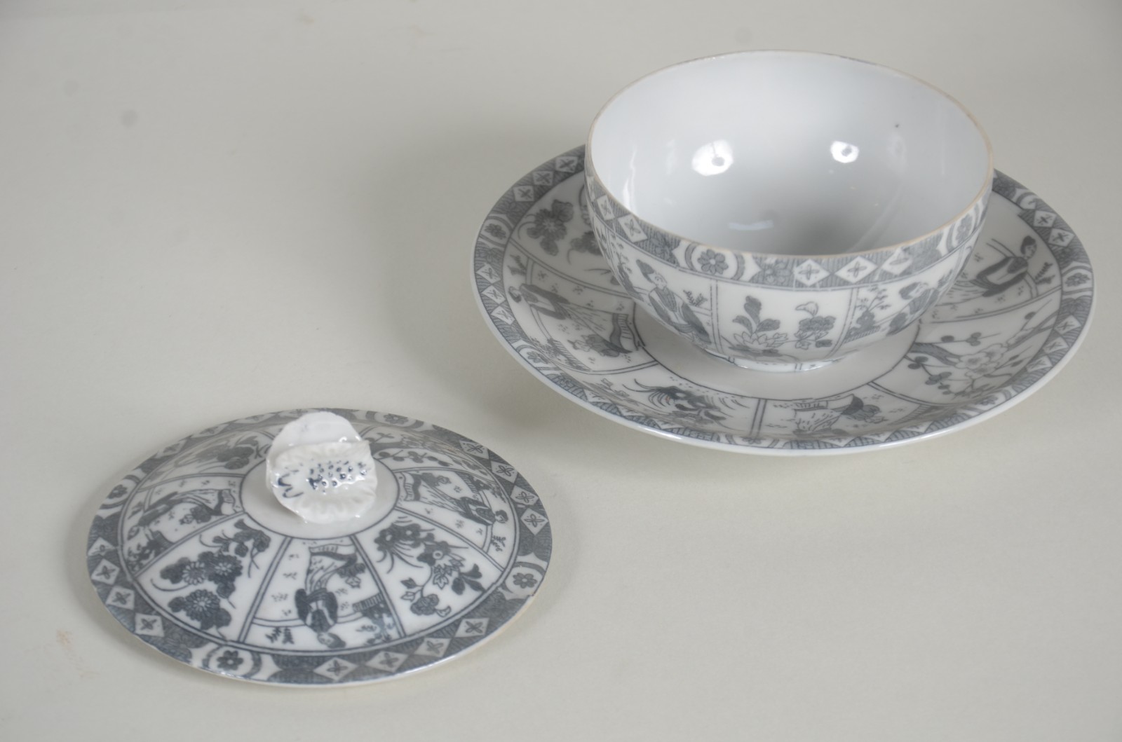 Aparelho de chá de porcelana japonesa "casca de ovo", decorado com... - foto 4 de 11