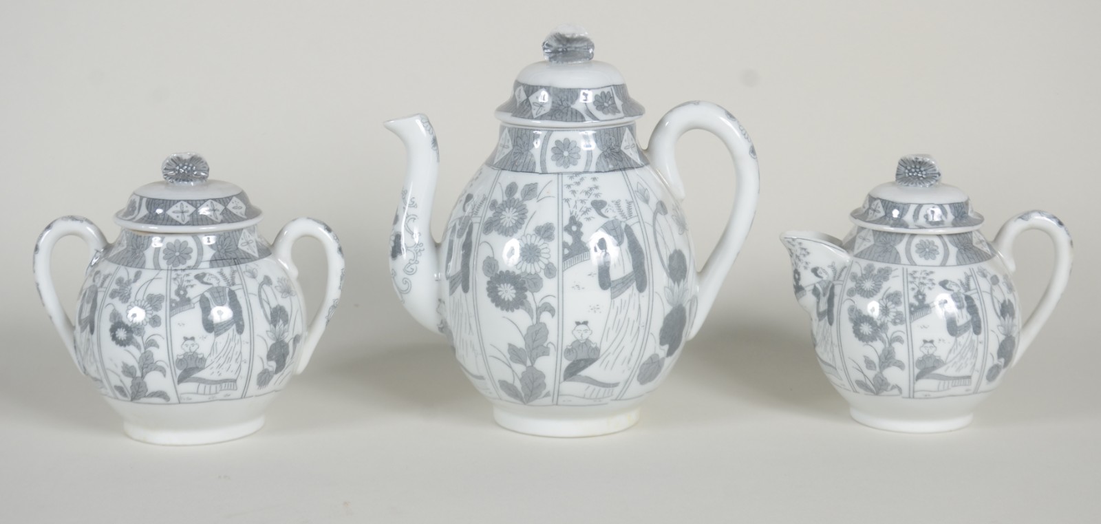 Aparelho de chá de porcelana japonesa "casca de ovo", decorado com... - foto 7 de 11