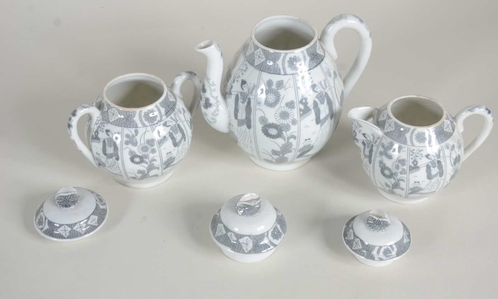 Aparelho de chá de porcelana japonesa "casca de ovo", decorado com... - foto 8 de 11