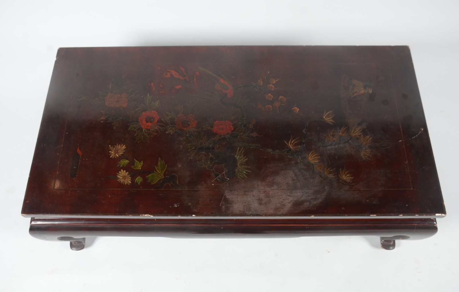 Mesa de centro de madeira nobre, tampo feitio retangular com pintura... - foto 3 de 11