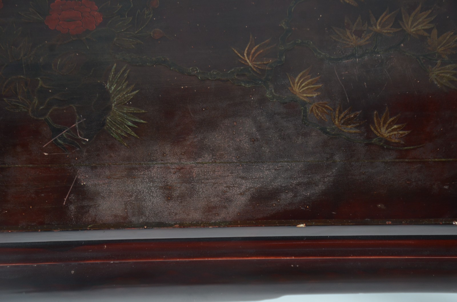 Mesa de centro de madeira nobre, tampo feitio retangular com pintura... - foto 4 de 11