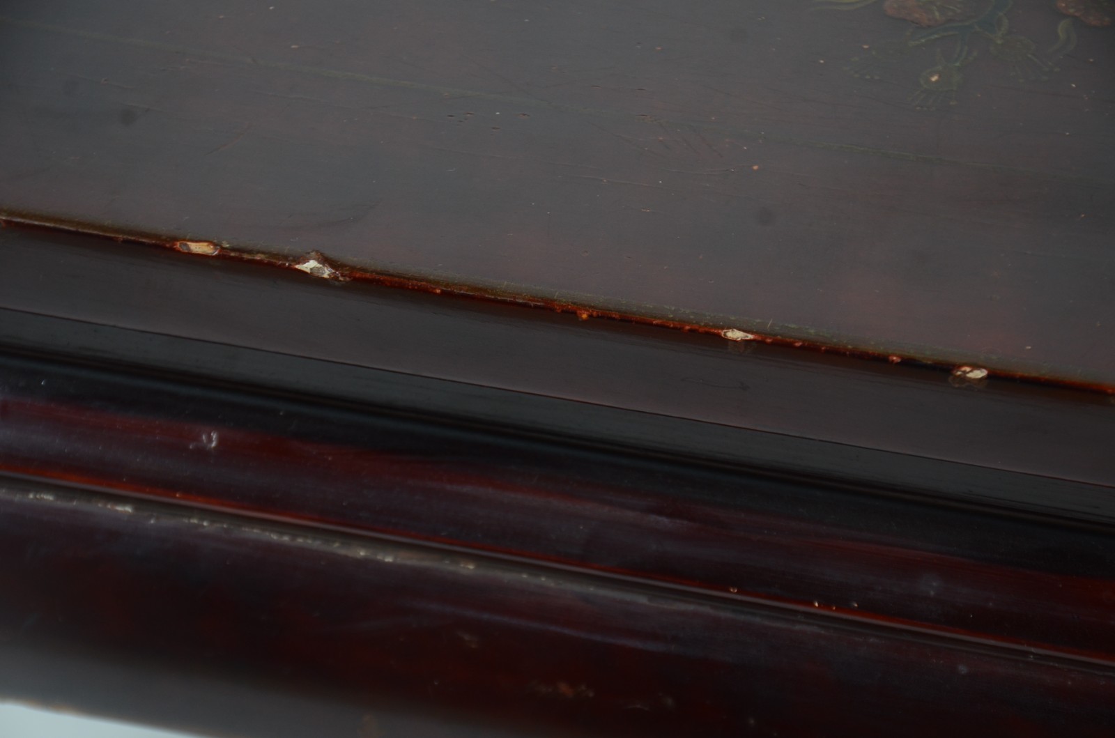 Mesa de centro de madeira nobre, tampo feitio retangular com pintura... - foto 10 de 11