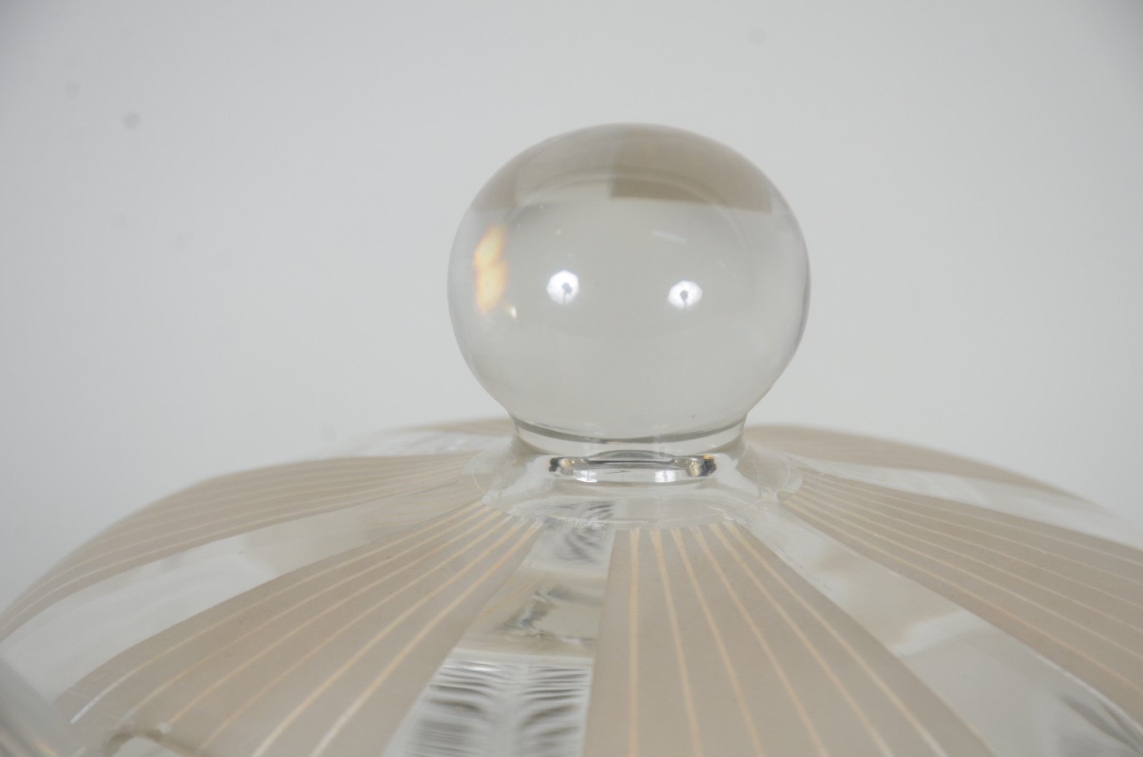 Poncheira de cristal fosco com "faixas" decoradas com folhas... - foto 3 de 9