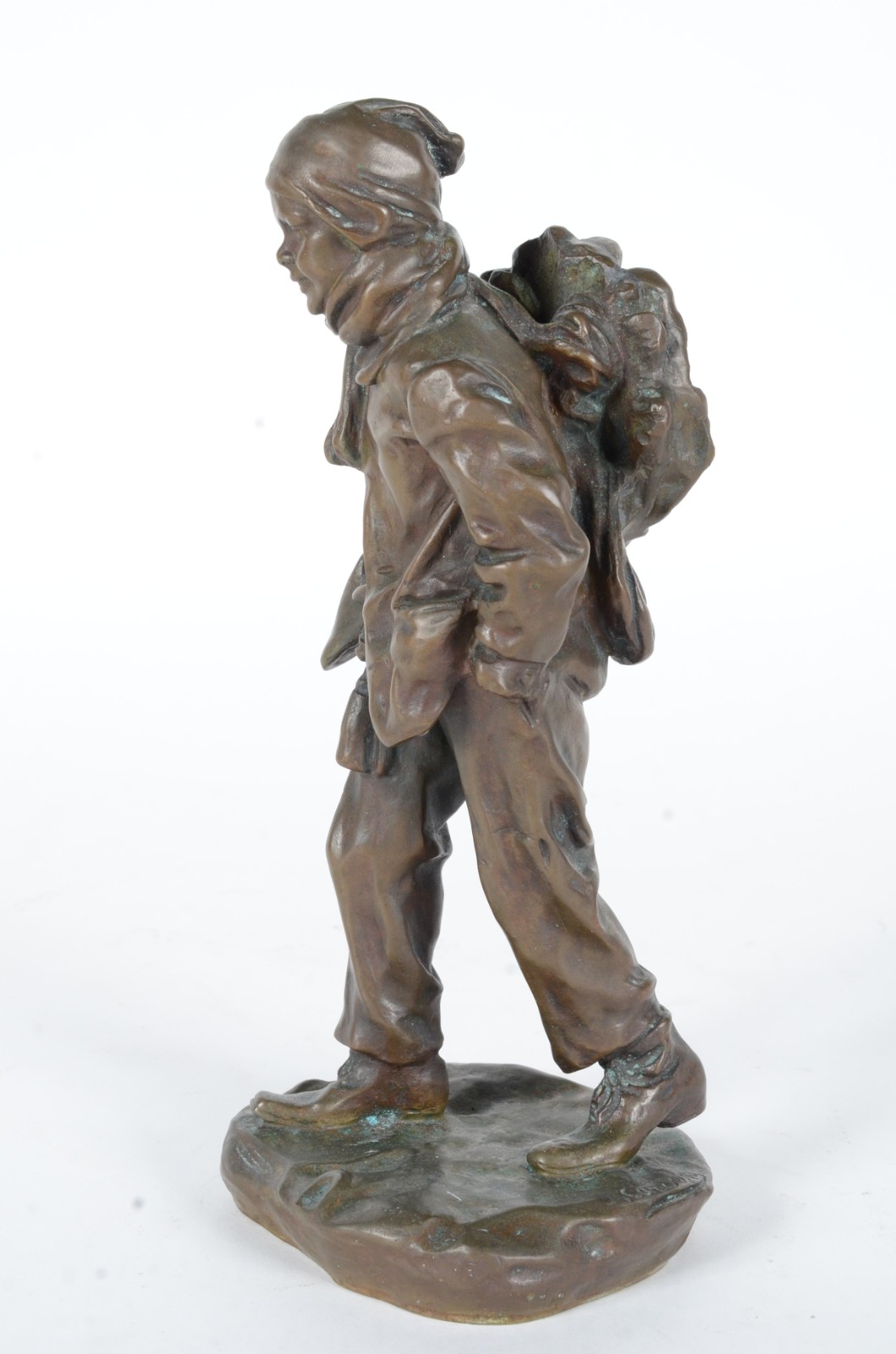 Escultura de bronze representando "peregrino", assinado e com selo da... - foto 6 de 9