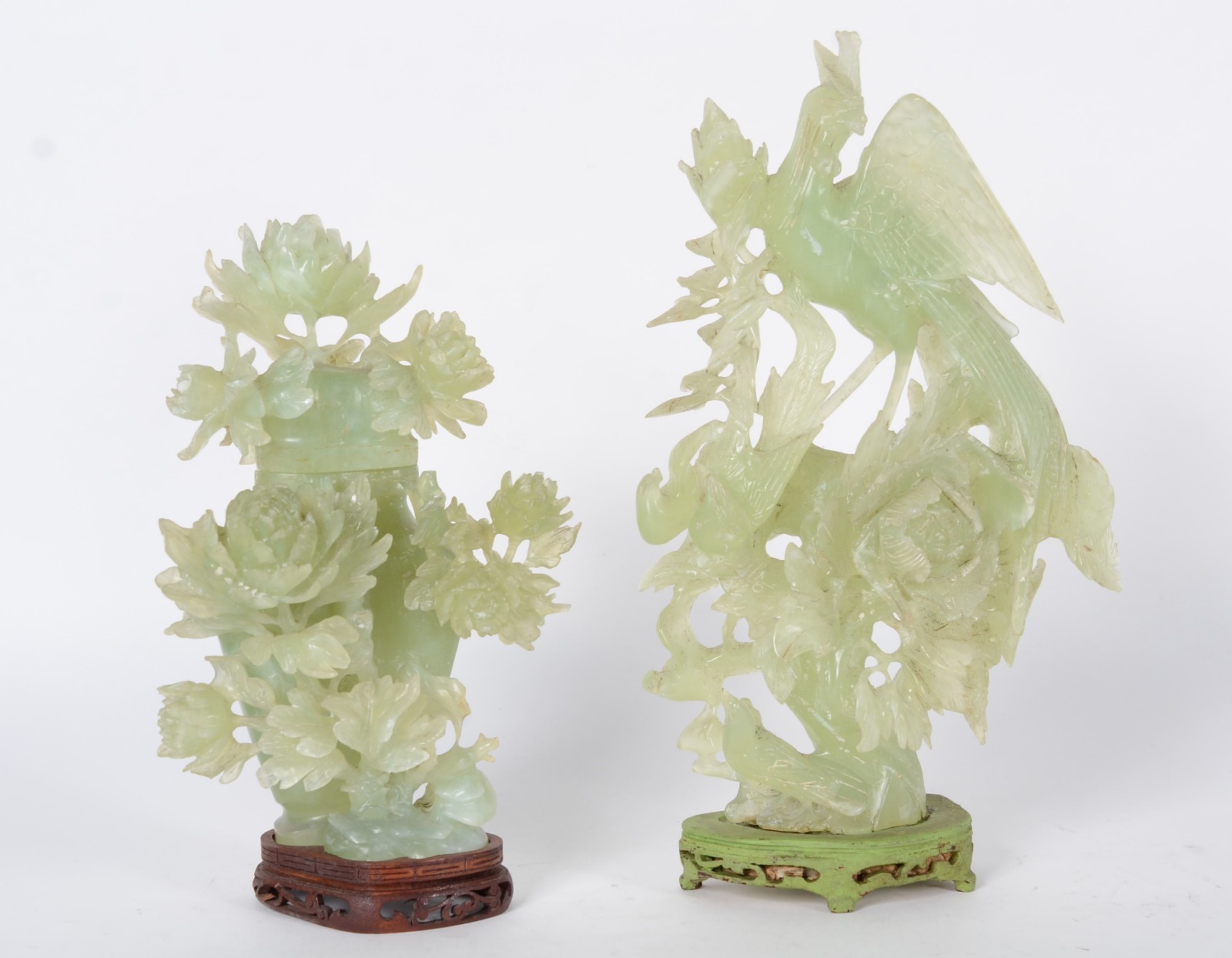 Duas peças de jade oriental sendo uma escultura com pássaro e um... - foto 1 de 11