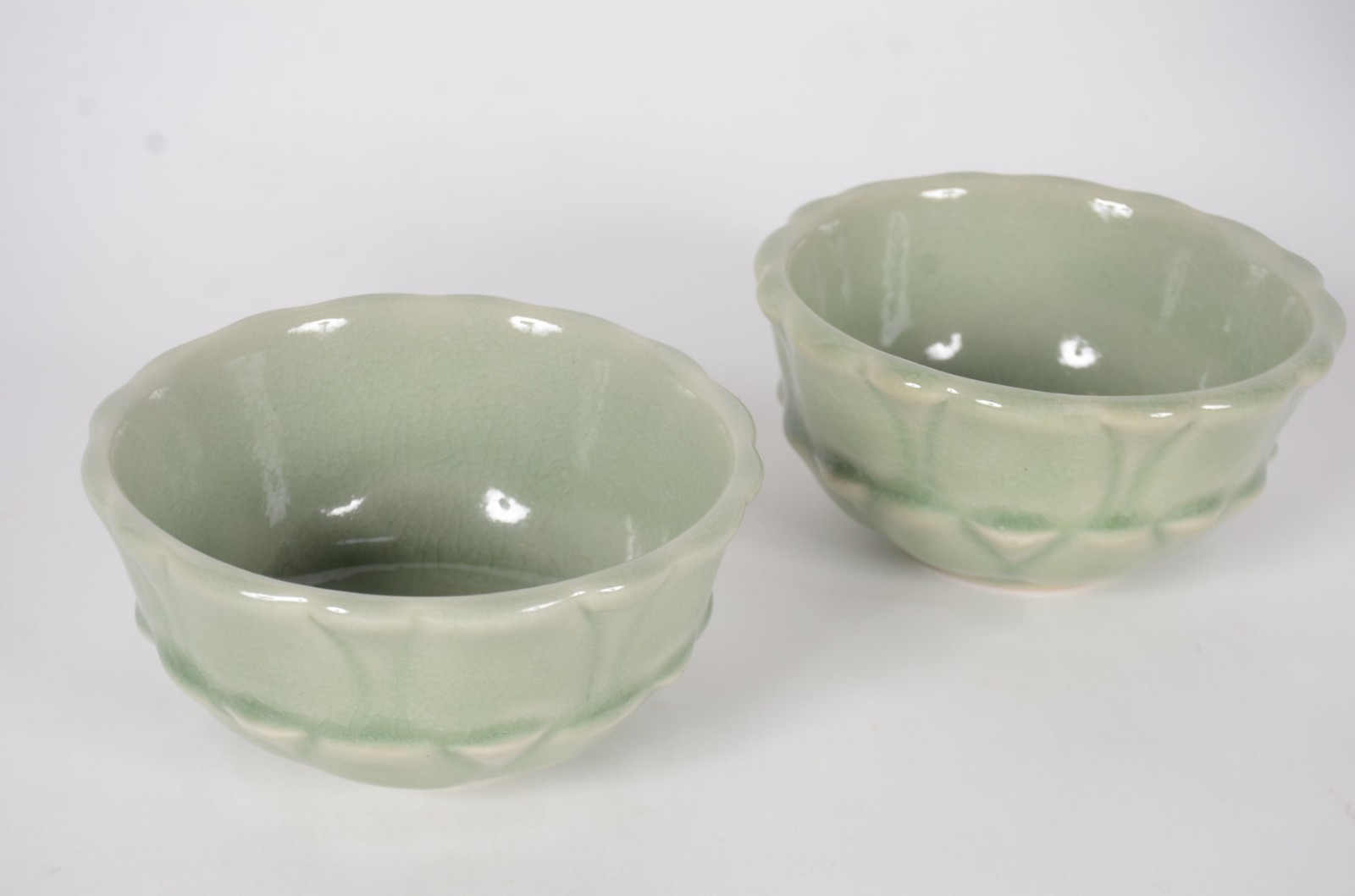 Oito peças diversas de porcelana chinesa na cor verde Celadon, sendo... - foto 4 de 11