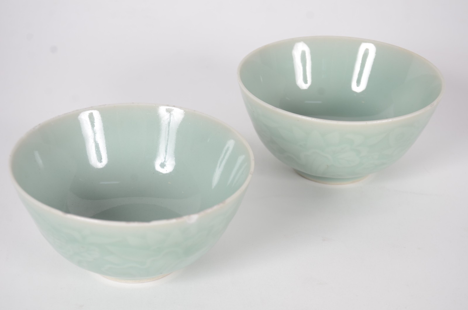 Oito peças diversas de porcelana chinesa na cor verde Celadon, sendo... - foto 6 de 11
