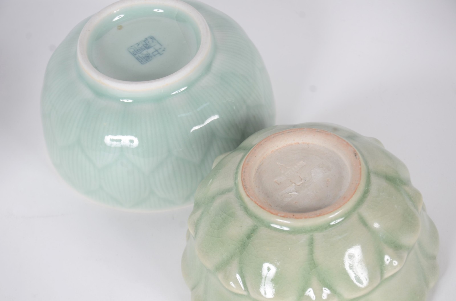Oito peças diversas de porcelana chinesa na cor verde Celadon, sendo... - foto 10 de 11