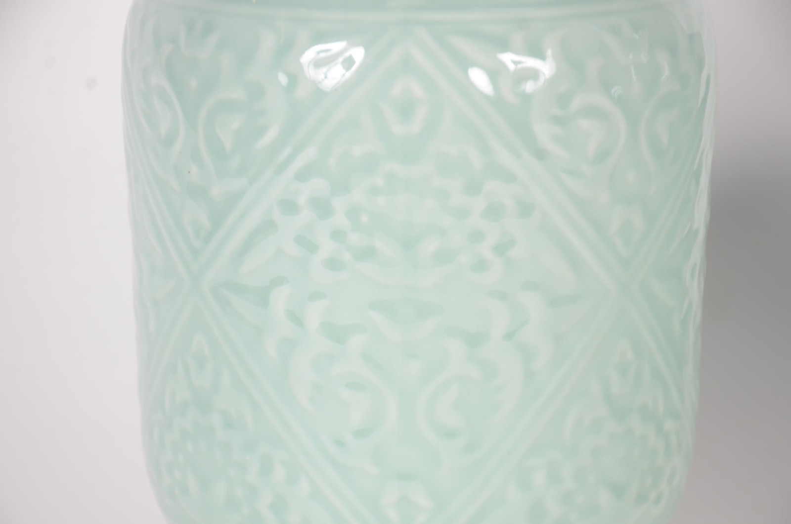 Par de vasos de porcelana chinesa na cor verde Celadon. - foto 2 de 7