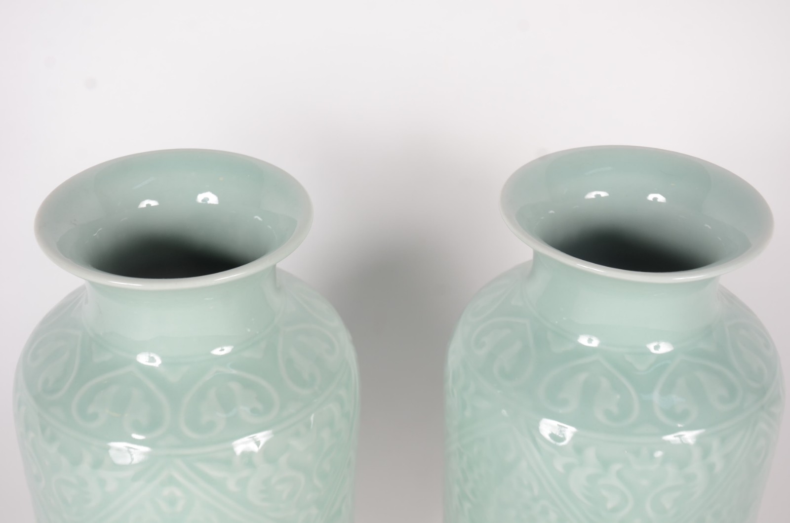 Par de vasos de porcelana chinesa na cor verde Celadon. - foto 3 de 7