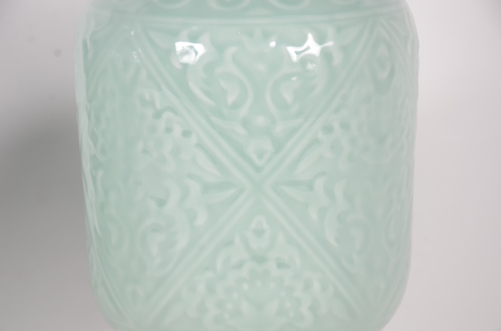 Par de vasos de porcelana chinesa na cor verde Celadon. - foto 4 de 7