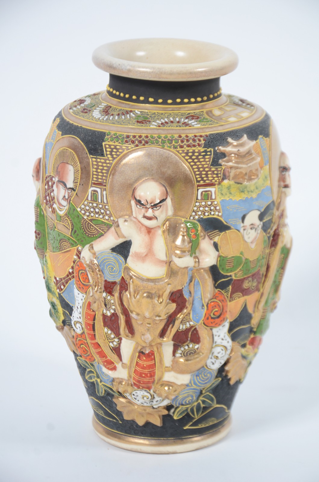 Vaso de faiança japonesa Satzuma decorado com figuras típicas em... - foto 3 de 7