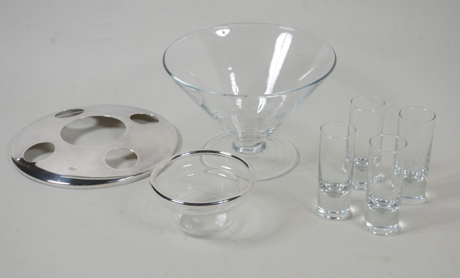 Conjunto de cristal e metal prateado "Riva" para caviar e 4 copinhos... - foto 3 de 8