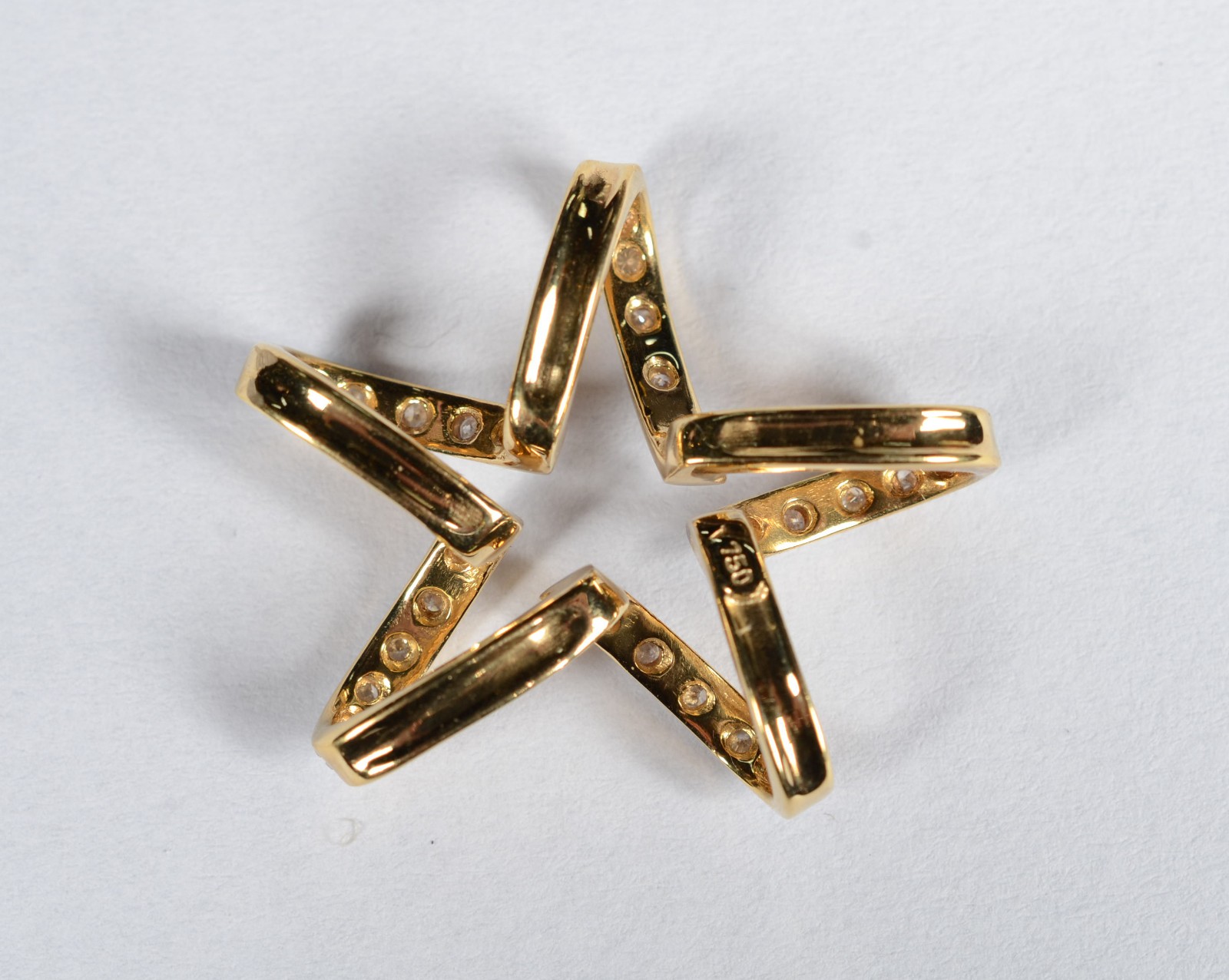 Pendente em ouro 18 k., contraste 750, feitio estrela de 5 pontas com... - foto 4 de 4