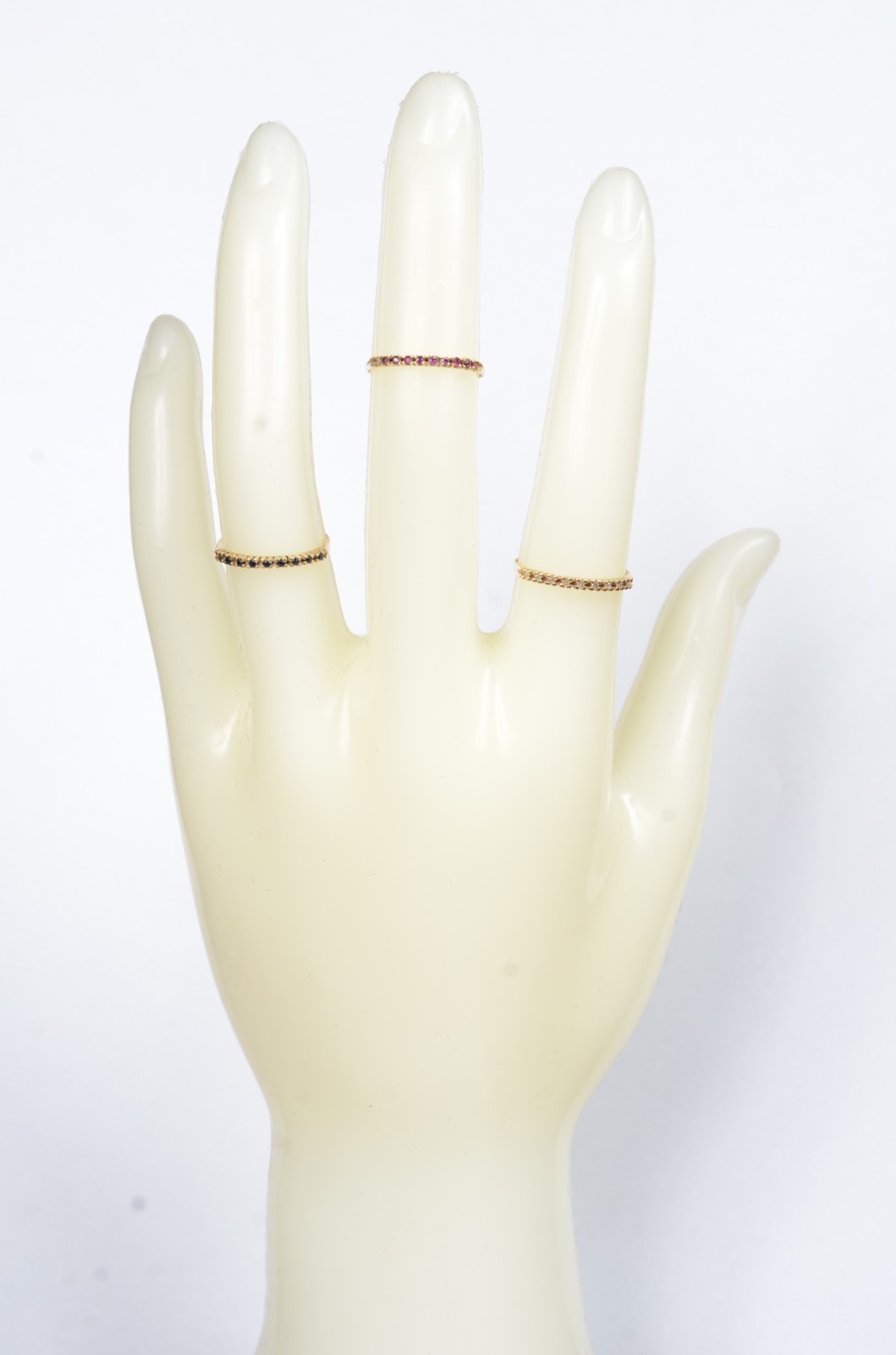 Conjunto de 3 alianças de ouro 18k., contraste 750, sendo : uma com... - foto 7 de 8