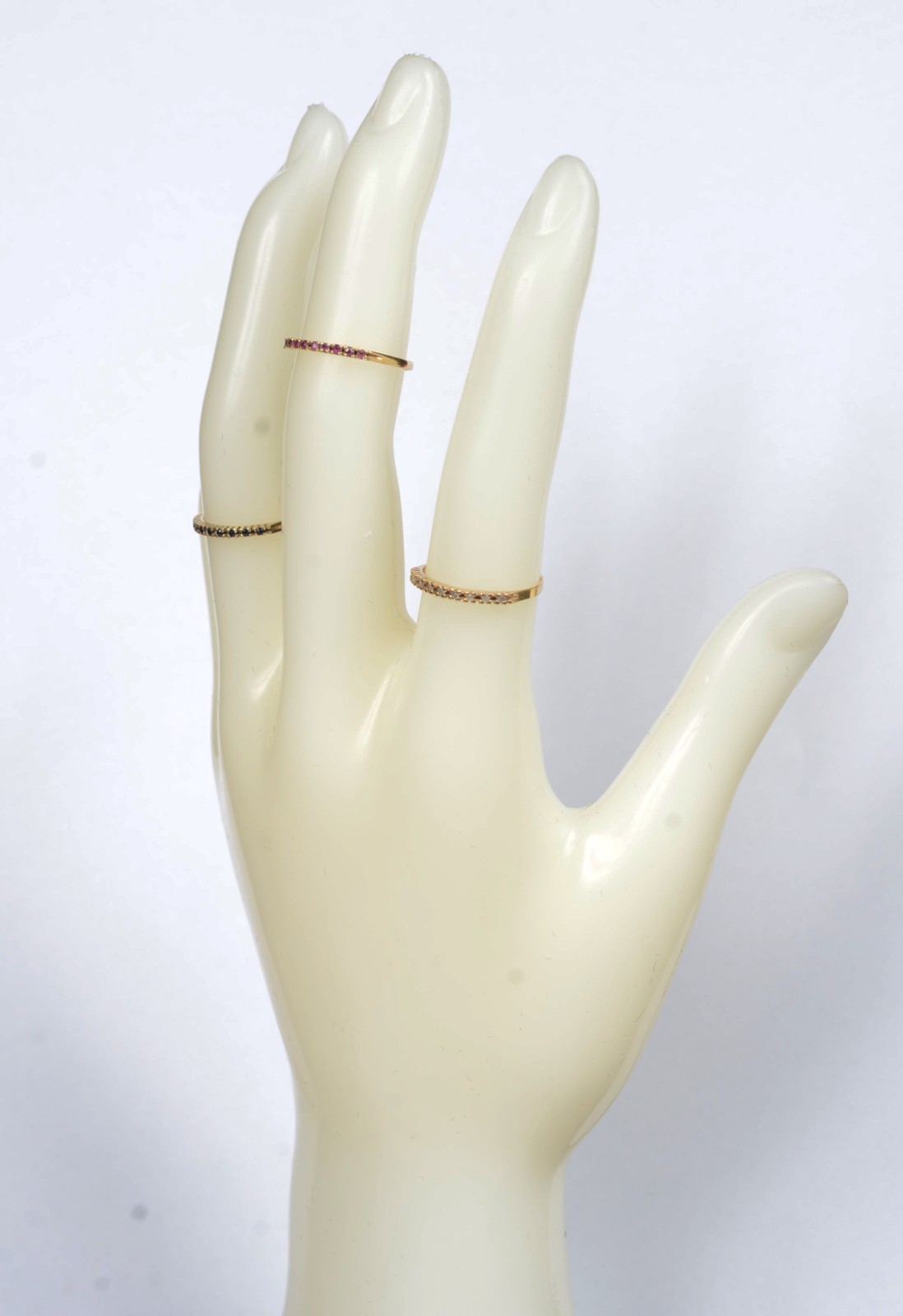 Conjunto de 3 alianças de ouro 18k., contraste 750, sendo : uma com... - foto 8 de 8
