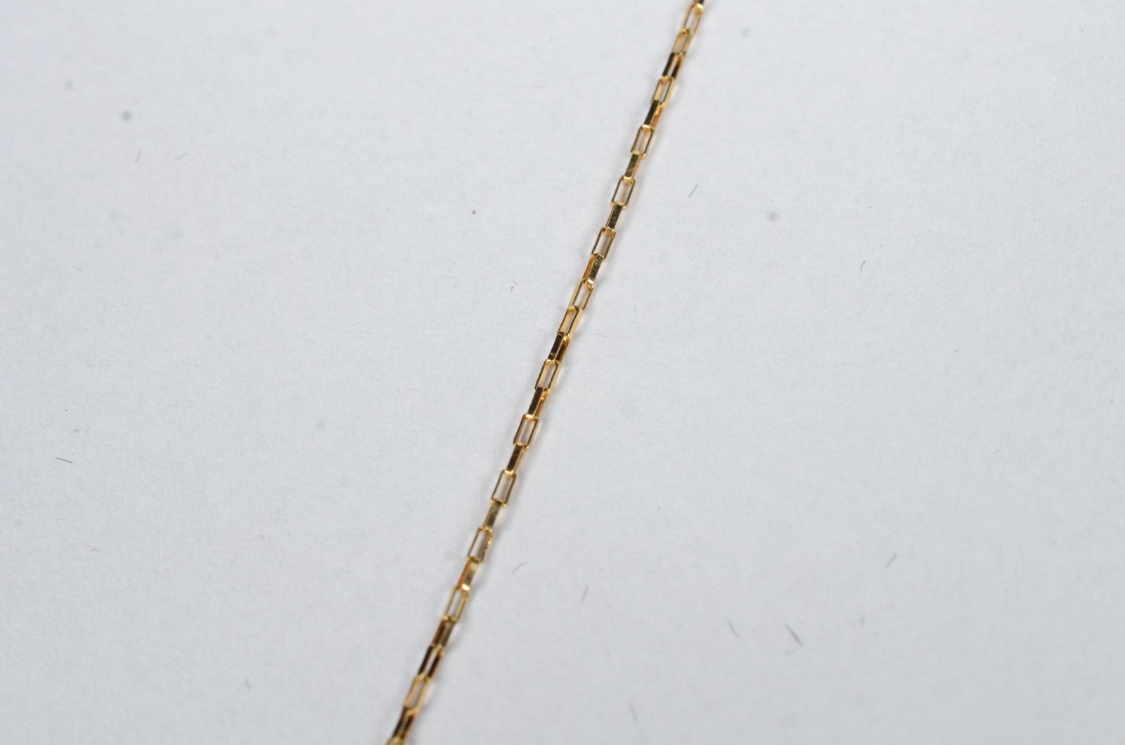 Colar de ouro 18 k., contraste 750 feitio, pendente com safiras e... - foto 4 de 7