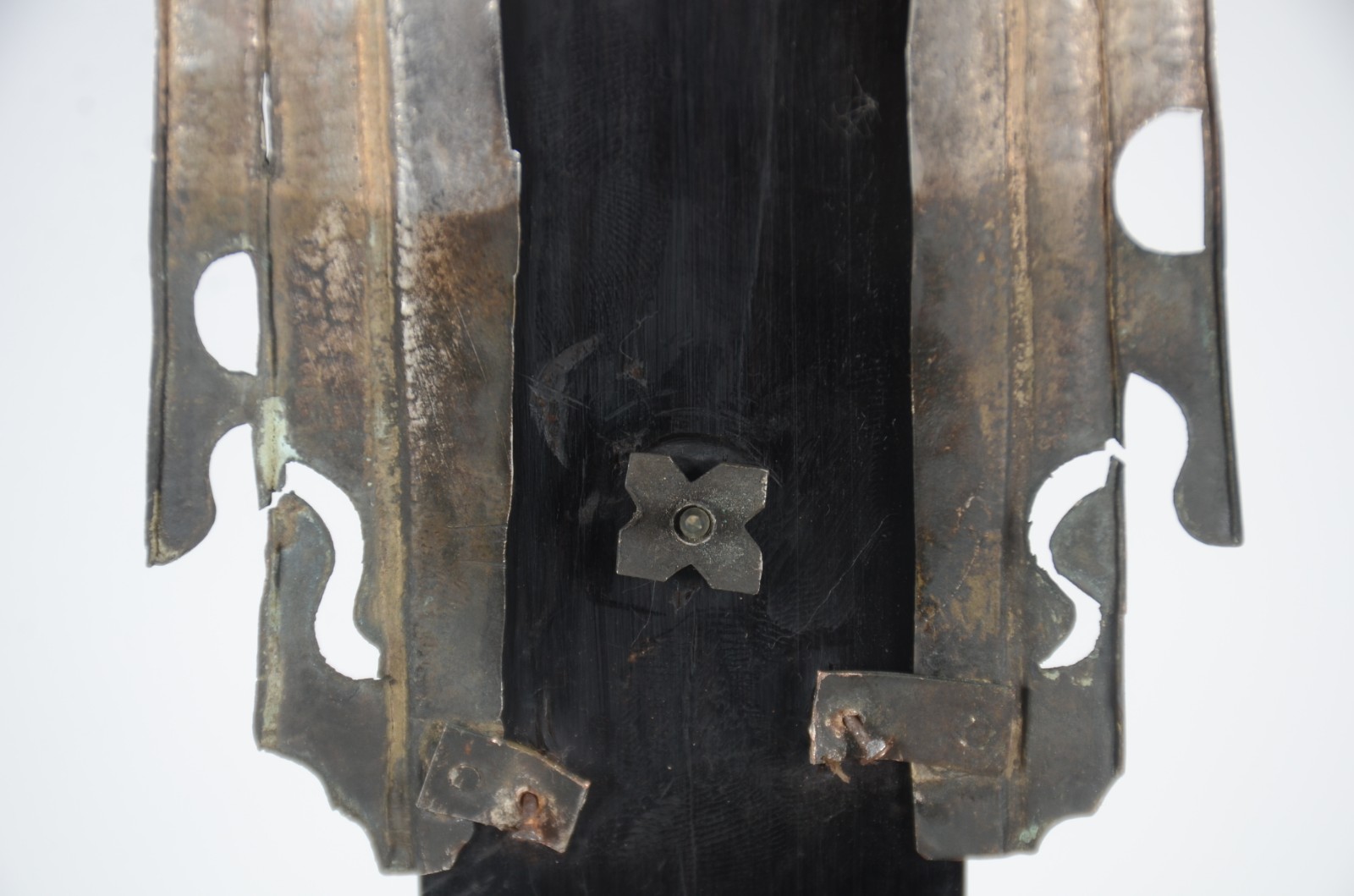 Belíssimo crucifixo de madeira nobre com figura de Cristo ricamente... - foto 11 de 11