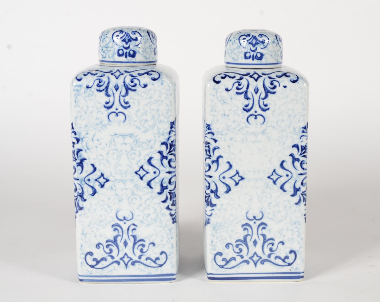 Par de potiches de porcelana chinesa decorados com guirlandas em azul... - foto 3 de 8