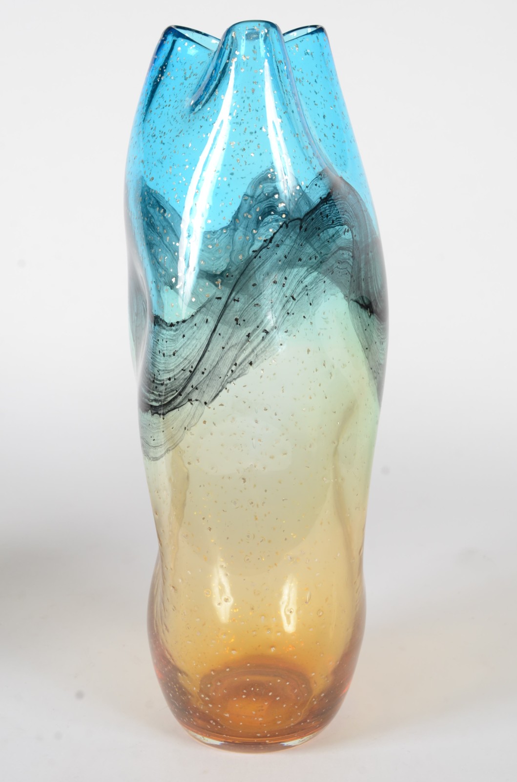 Vaso de vidro decorativo na cor azul e âmbar degrade. - foto 2 de 7