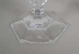 Val Saint Lambert (1826),  - Serviço de cristal belga facetado, base sextavada, composto de: 5 taças para água, 6 para champagne, 2 para vinho branco, 7 para vinho tinto e 1 para 