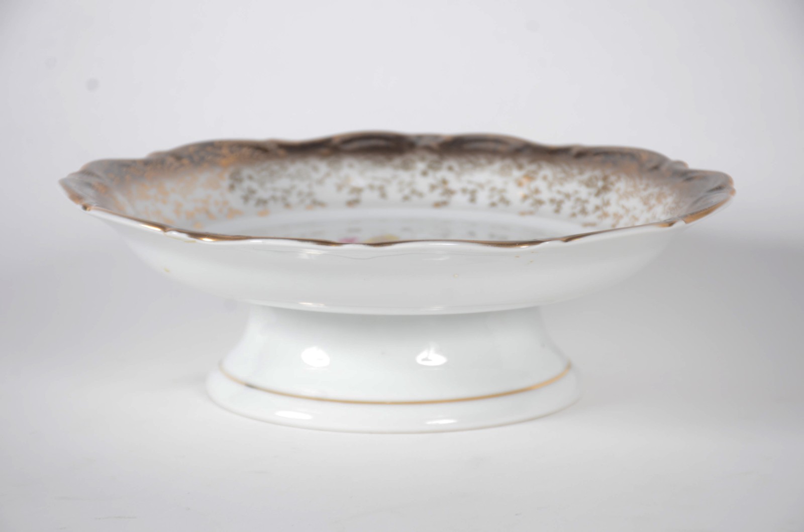Centro de mesa de porcelana da Bavaria branca, borda com guirlandas... - foto 2 de 6