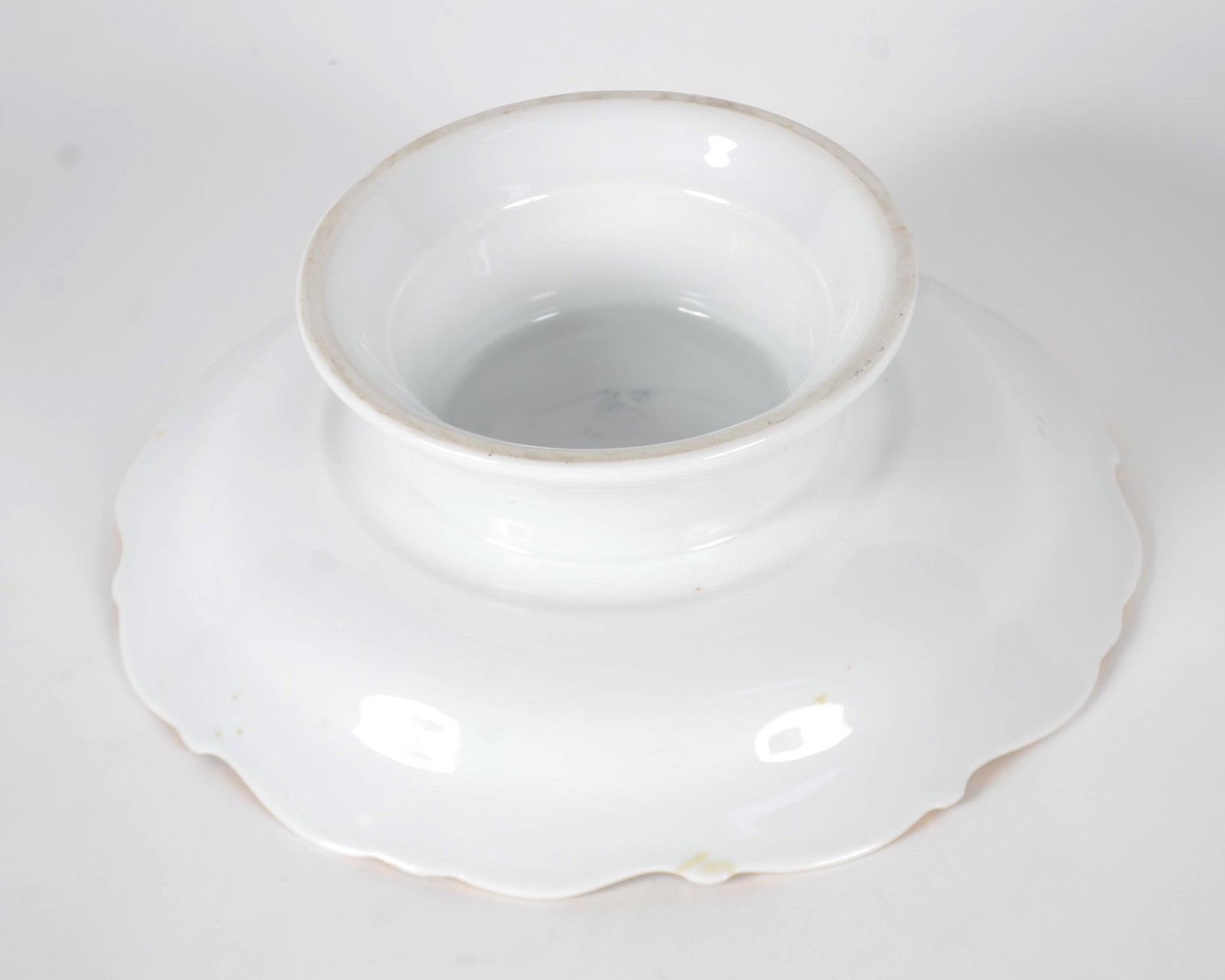 Centro de mesa de porcelana da Bavaria branca, borda com guirlandas... - foto 5 de 6