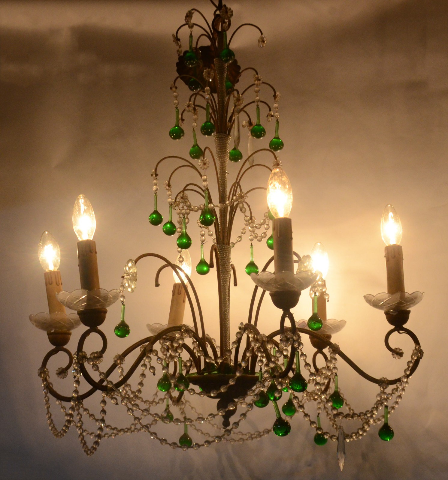 Lustre de metal e vidro para 6 luzes com pingentes na cor verde... - foto 6 de 10
