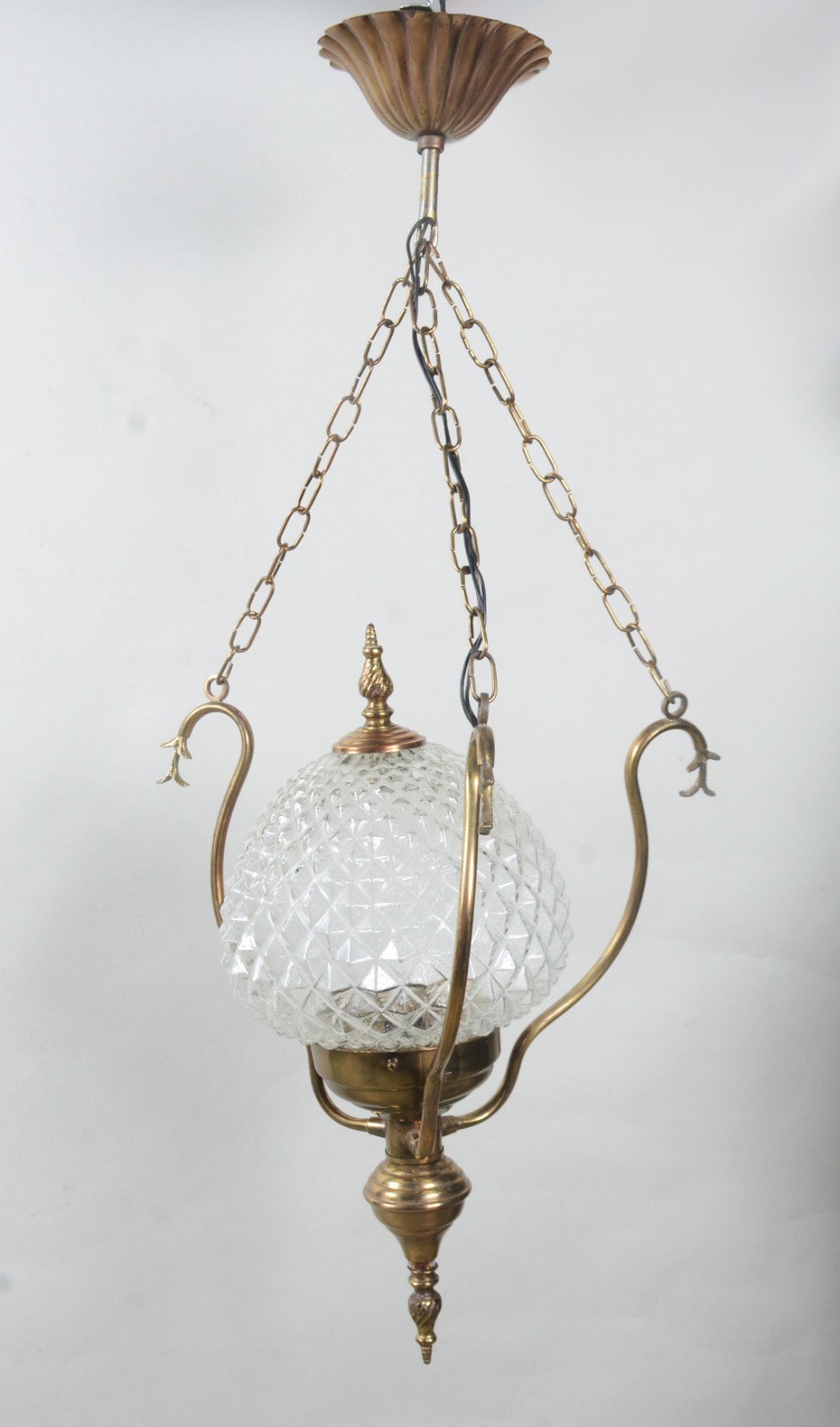 Lanterna de teto de metal dourado, cúpula de vidro lapidado. - foto 3 de 7