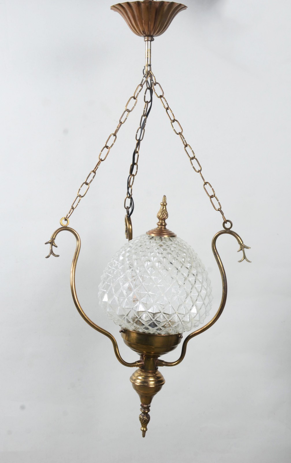 Lanterna de teto de metal dourado, cúpula de vidro lapidado. - foto 4 de 7