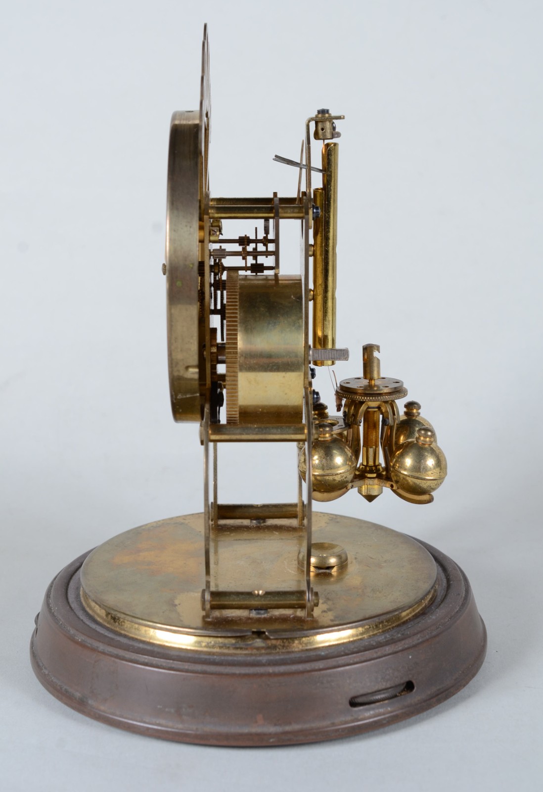 Relógio de mesa SCHATZ de metal dourado e redoma de plástico. Base de... - foto 4 de 11