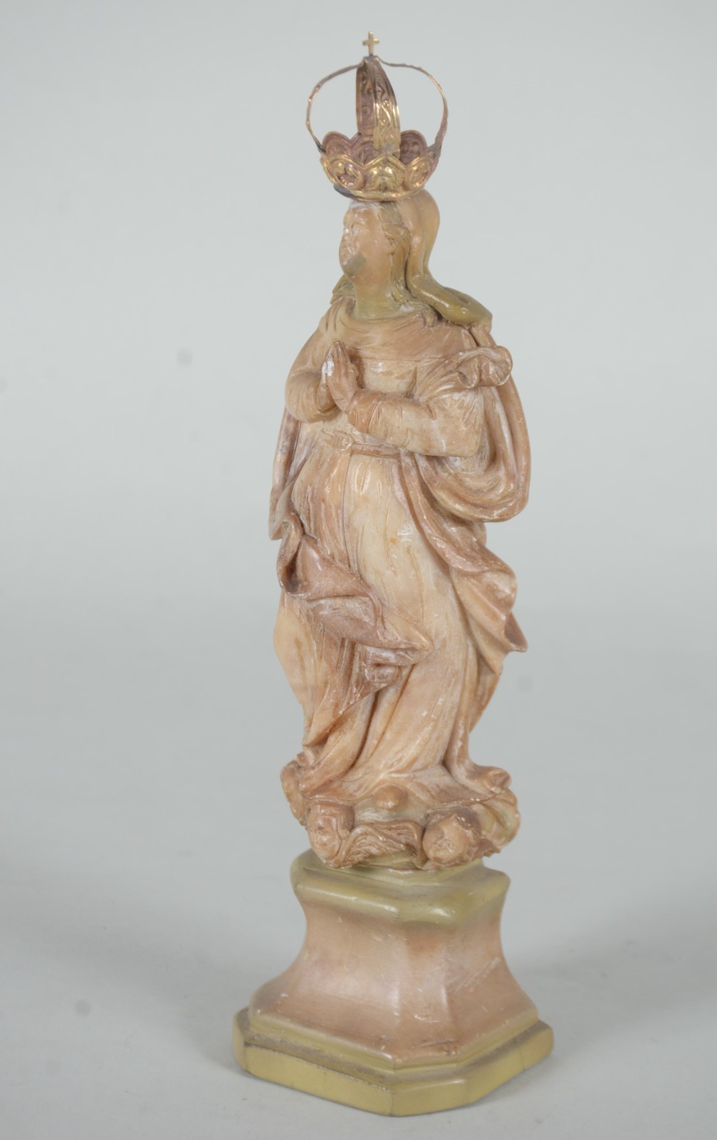 Nossa Senhora - Imagem de pedra sabão com coroa de ouro baixo. Com... - foto 1 de 10