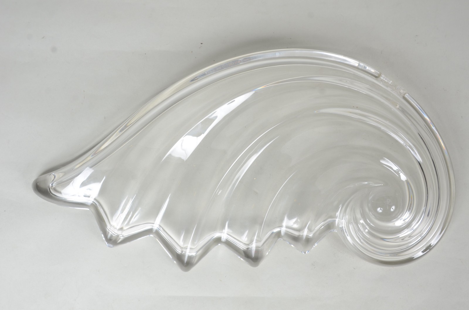 Centro de mesa de cristal na forma de caramujo estilizado (lascado na... - foto 6 de 8