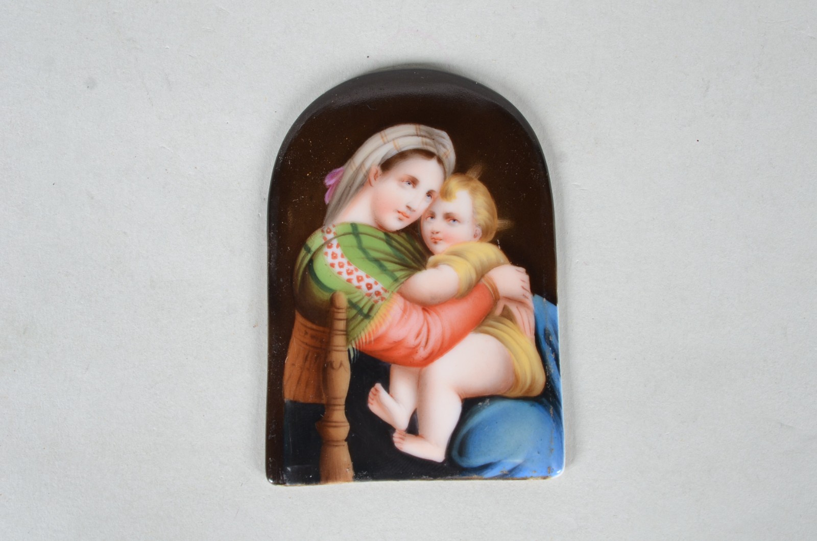Oratório de viagem - Placa de porcelana decorada com motivo sacro em... - foto 8 de 11