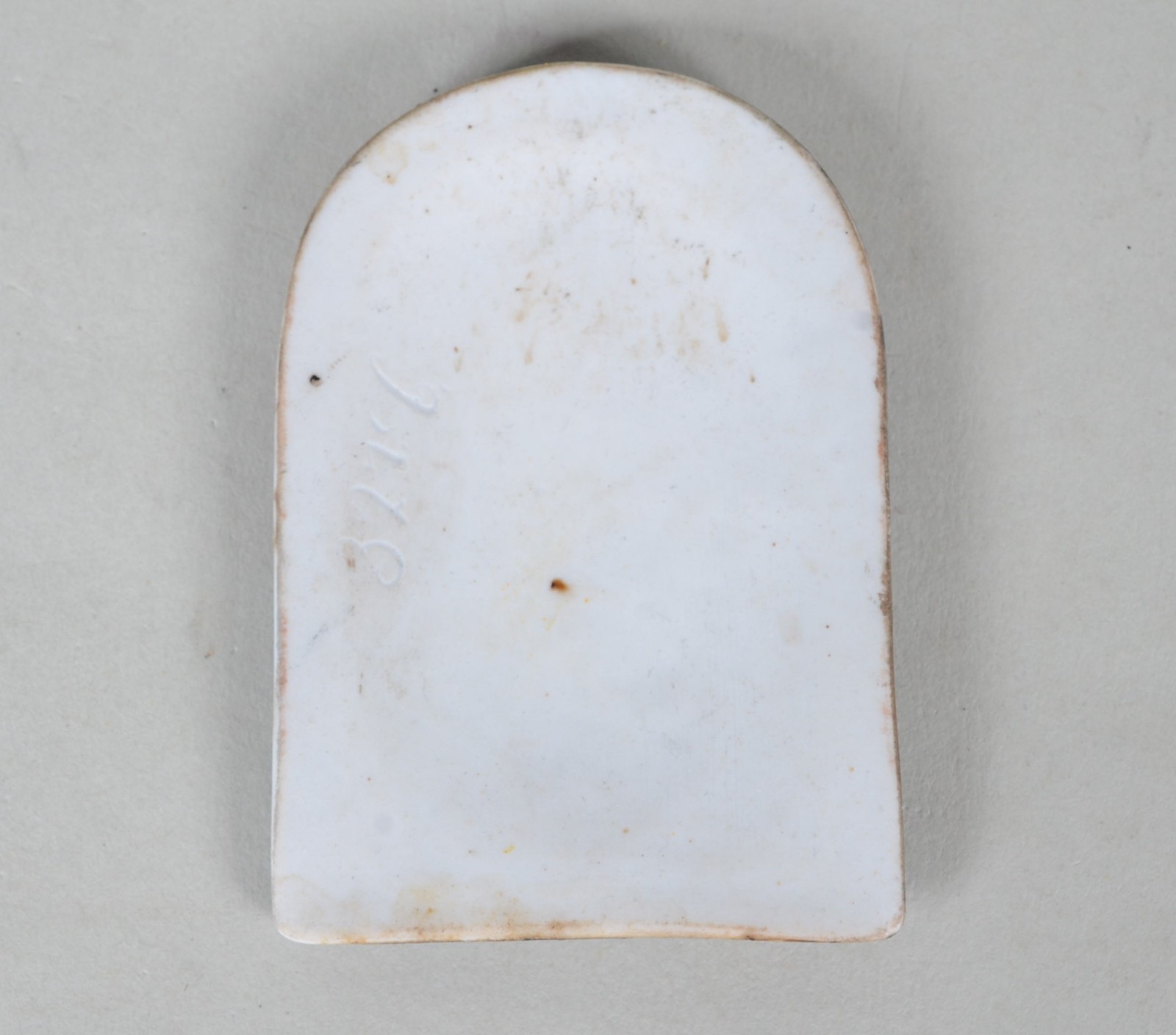 Oratório de viagem - Placa de porcelana decorada com motivo sacro em... - foto 9 de 11