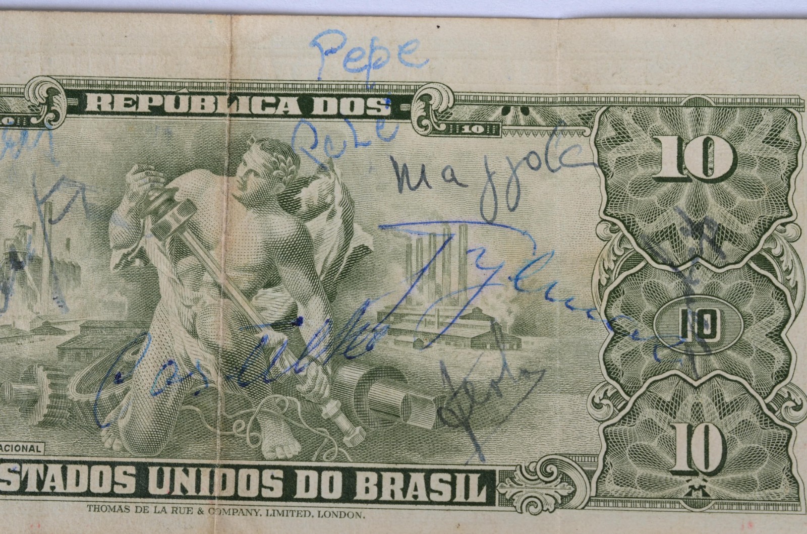 Nota de dez cruzeiros, com assinaturas dos jogadores de futebol. - foto 7 de 8