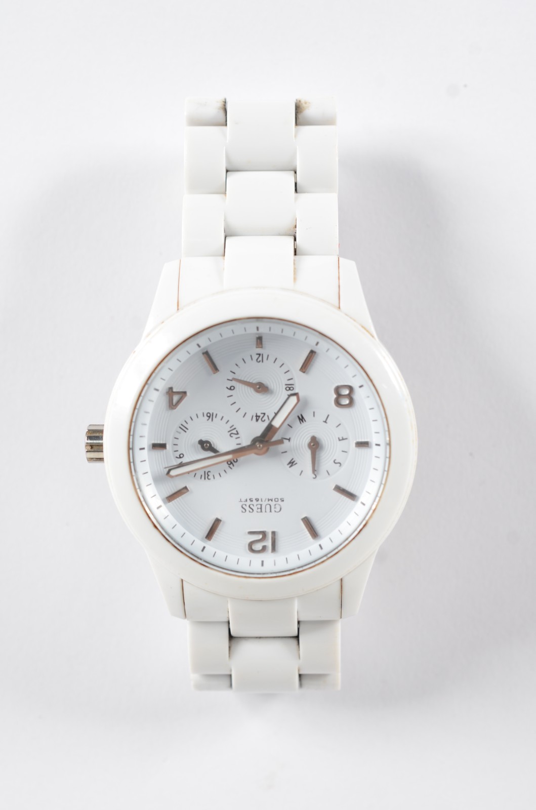 Relógio branco feminino, á quartz. Máquina parada. - foto 10 de 11