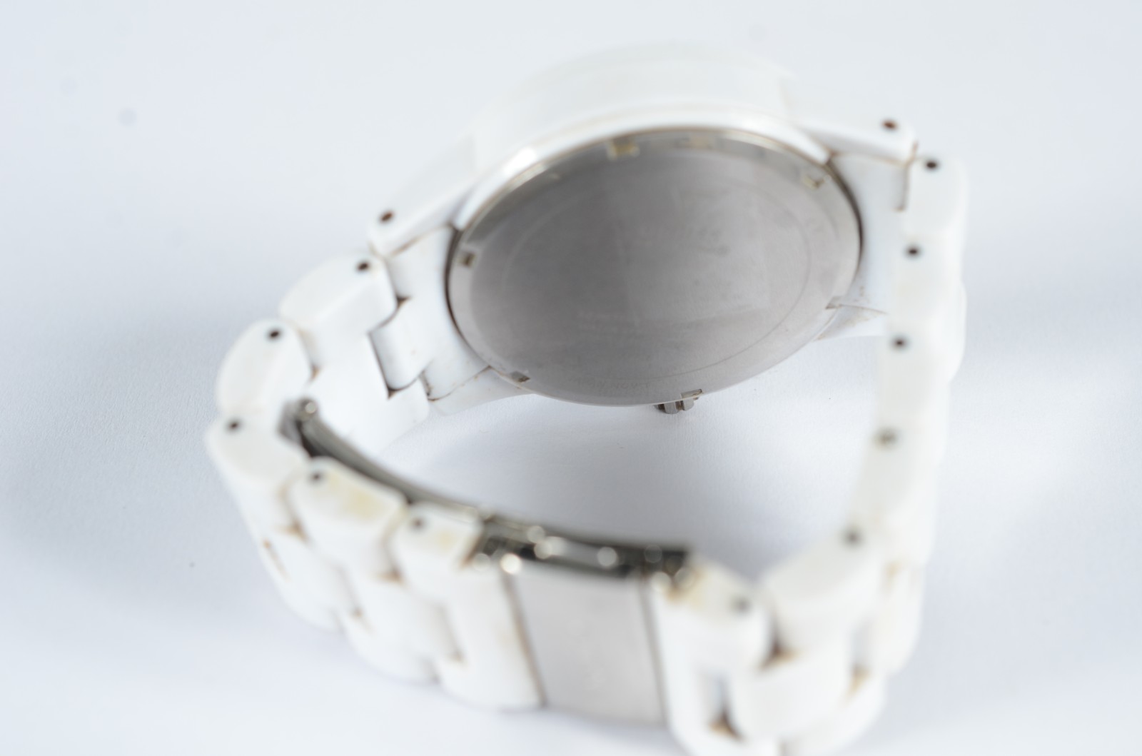 Relógio branco feminino, á quartz. Máquina parada. - foto 6 de 11