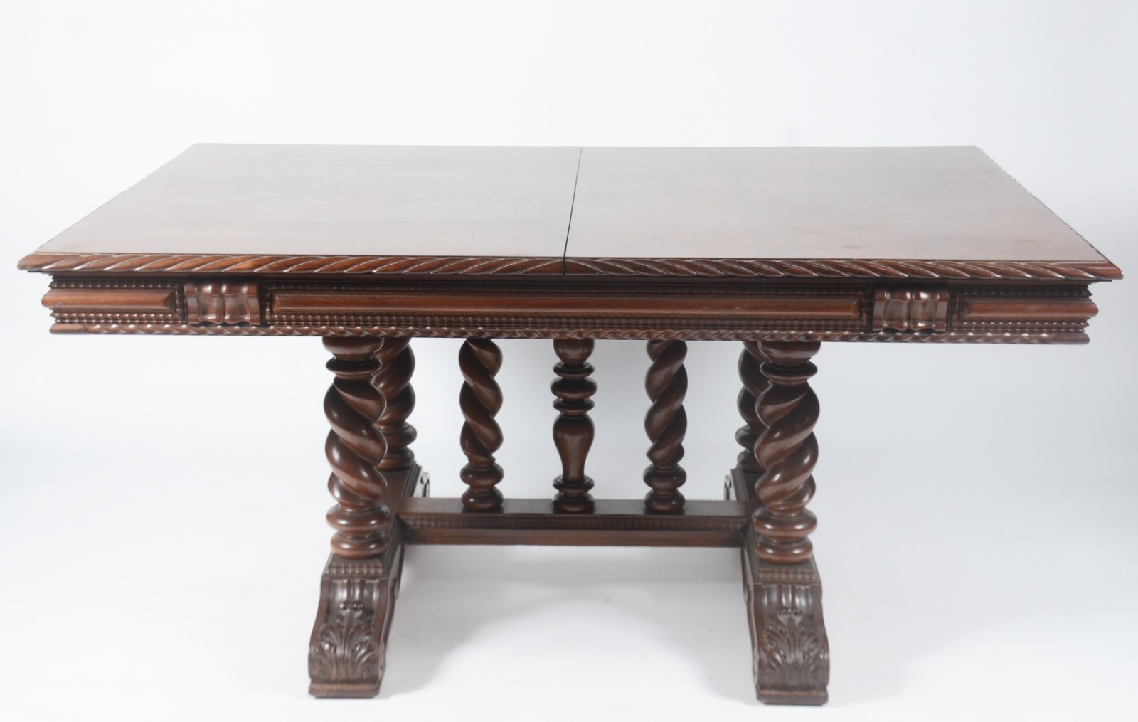 Mesa de jantar de madeira nobre, tampo retangular com duas tábuas... - foto 5 de 9