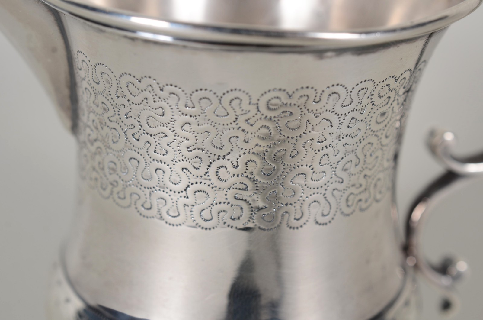 Cremeira de prata inglesa contrastada. Peso da prata: 130 g. (Por... - foto 4 de 6