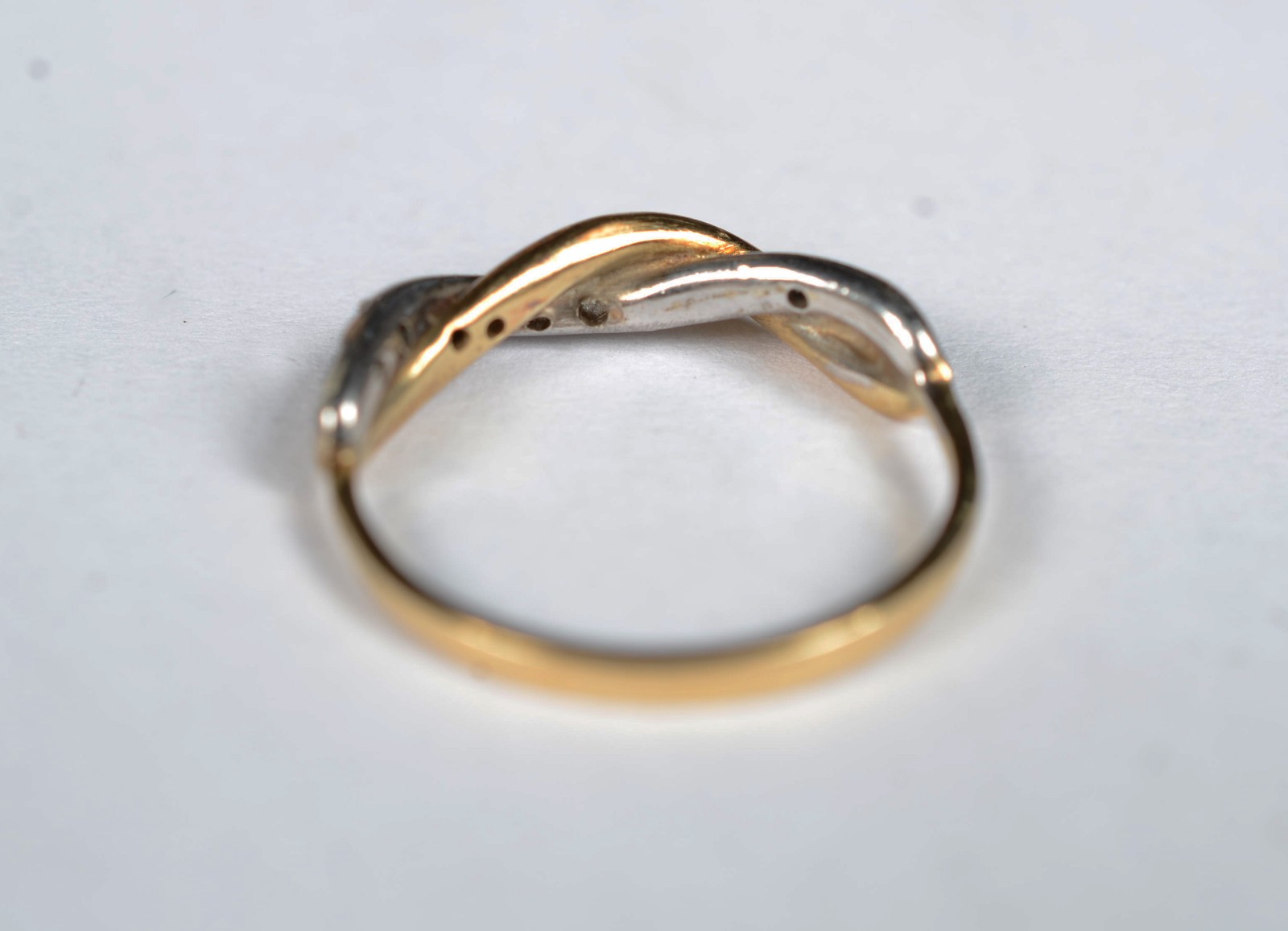 Anel de ouro 18 k, aro 14. (Por motivos de segurança a peça não se... - foto 3 de 9